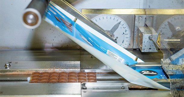 i4_Paper-Packaging-for-Panda-Milk-Chocolate